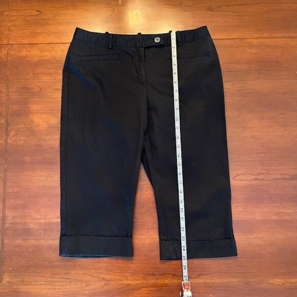 Worthington Modern Fit Black Capris Size 6P - Picture 3 of 4
